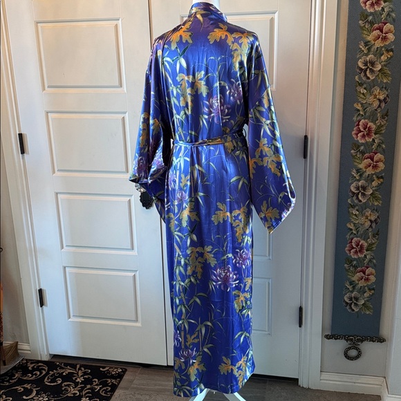 Cabernet Kimono Robe - Picture 6 of 6